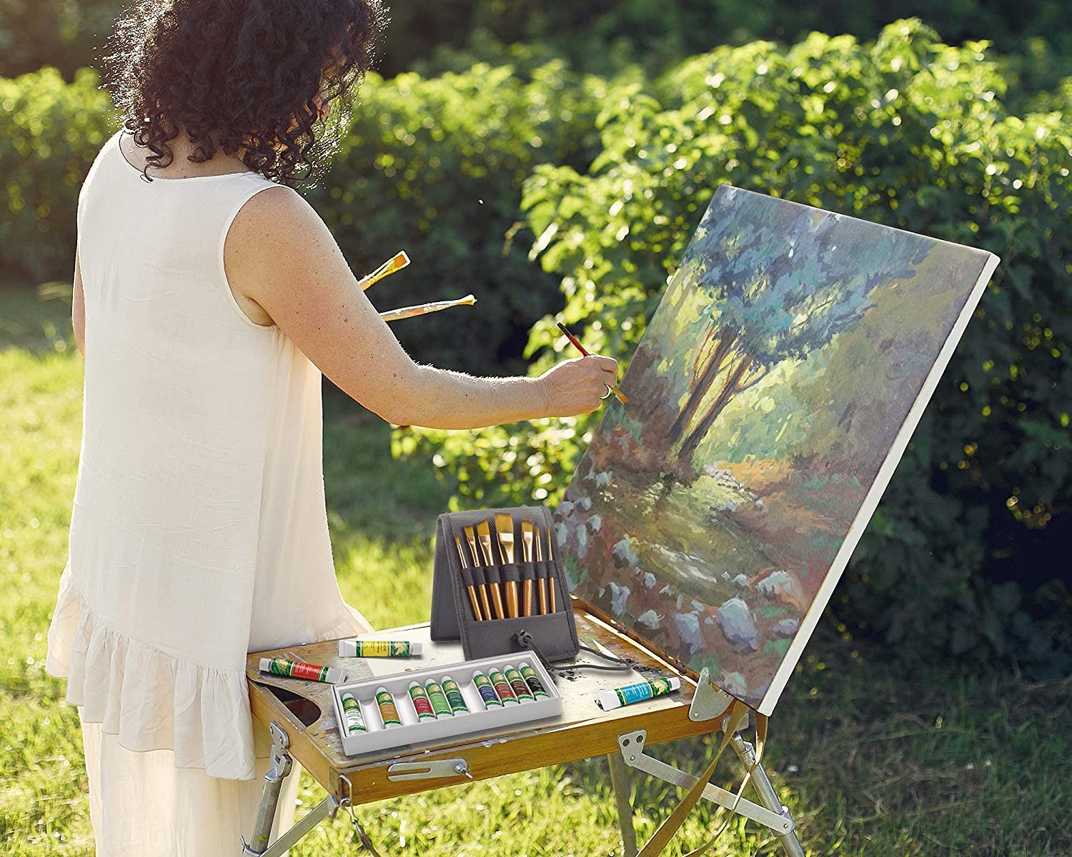 Elevate Your Artistry with the 7 Travel Brushes in the Set